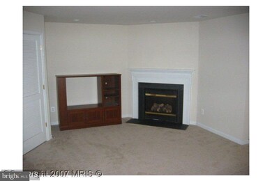 12039 Kemps Landing Cir, Manassas, VA 20109 - photo 2