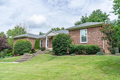 2005 Paddock Ln, La Grange, KY 40031 - photo 4