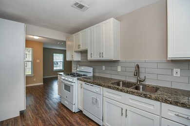 3922 Tolnay St, Houston, TX 77021 - photo 3