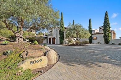 8069 Entrada de Luz E, San Diego, CA 92127 - photo 2