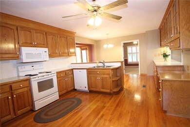 13706 W 69th St, Shawnee, KS 66216 - photo 6