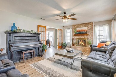 615 Granbury St, Cleburne, TX 76033 - photo 7