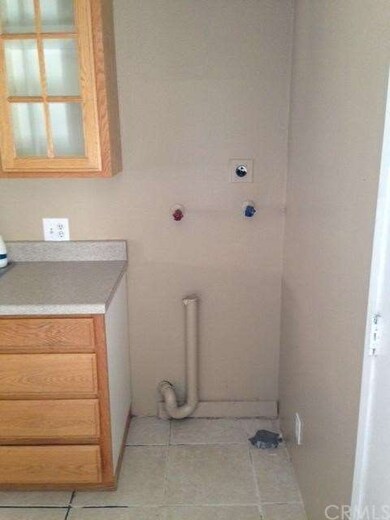 LAUNDRY HOOK UPS