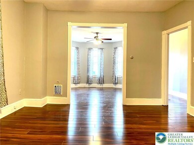 909 Bushkill St, Easton, PA 18042 - photo 5