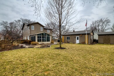 2202 Bluebird Ln, Rolling Meadows, IL 60008 - photo 4