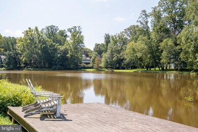 8285 Private Ln, Annandale, VA 22003 - photo 3