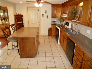 242 E 2nd St, New Castle, DE 19720 - photo 4