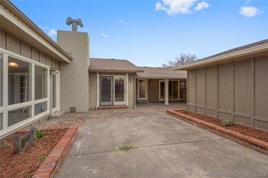 229 E 15th St, Claremore, OK 74017 - photo 4