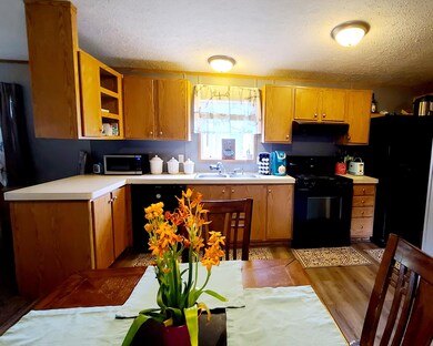 Kitchen Dining Area