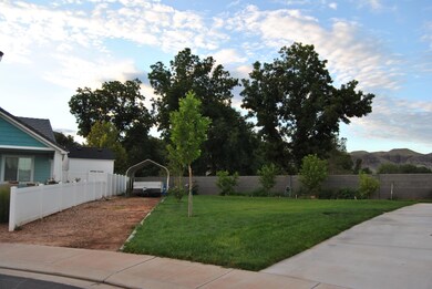 Bryner photo 36 side yard