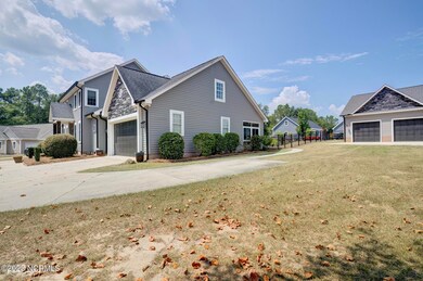 DSC07974_5_6-DeNoiseAI-low-light