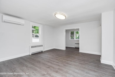 75 Dekay St, Staten Island, NY 10310 - photo 7