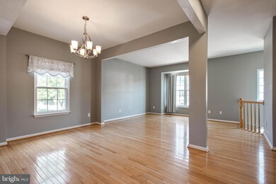 564 Tuliptree Square NE, Leesburg, VA 20176 - photo 5