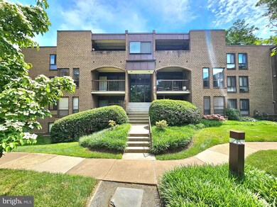 11212 Chestnut Grove Square unit 116, Reston, VA 20190 - photo 2