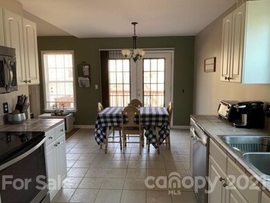 3315 E Broad St, Statesville, NC 28625 - photo 5