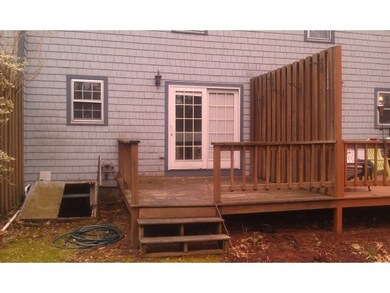 Middle unit with entry foyer