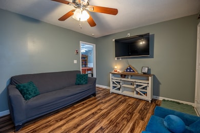 408 Newman Dr, Clarksville, TN 37042 - photo 3