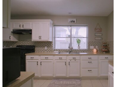 3904 Cedarwood Dr, Pearland, TX 77584 - photo 6