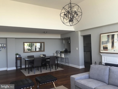 Town Square Towers unit 813, Washington, DC 20024 - photo 2