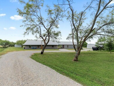 700 Young Bend Rd, Brock, TX 76087 - photo 6
