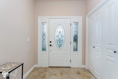 Entryway 8972-SMALL