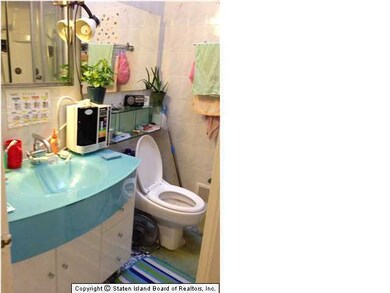 67 Skyline Dr, Staten Island, NY 10304 - photo 4