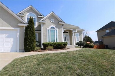 905 Birchwood Dr, Raymore, MO 64083 - photo 2