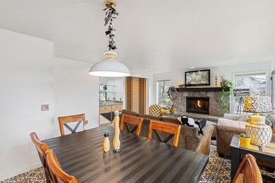 7-Dining-Bar-Fireplace