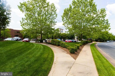 11352 Aristotle Dr unit 7-108, Fairfax, VA 22030 - photo 3