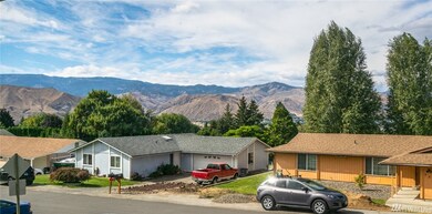 549 N Lander Ct, East Wenatchee, WA 98802 - photo 2