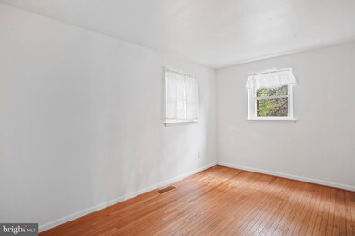 1810 Clinton Rd, Norristown, PA 19403 - photo 7