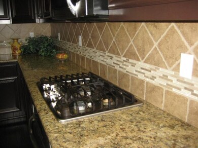 7033 E Ramona Way, Fresno, CA 93727 - photo 5