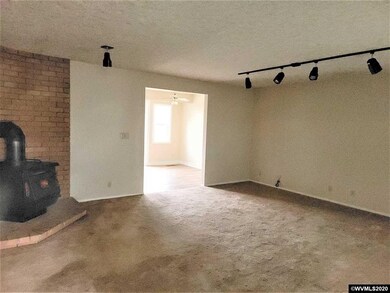 714 J David St SE, Salem, OR 97306 - photo 3