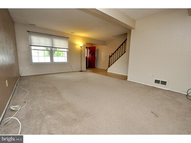 204 Burnamwood Dr, Mount Laurel, NJ 08054 - photo 4