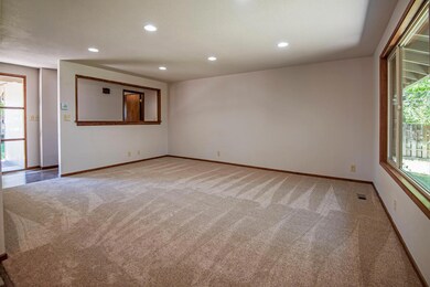 1686 NE Northview Dr, Bend, OR 97701 - photo 5