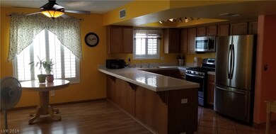 Kitchen w/ breakfast bar and dining area