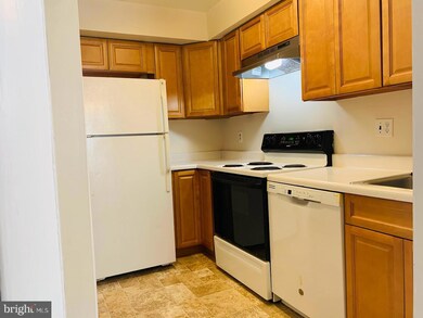 9713 Hagel Cir unit B, Lorton, VA 22079 - photo 7