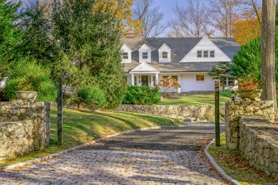 10 Woodhill Rd, Wilton, CT 06897 - photo 2