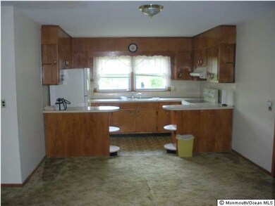 445 W Farms Rd, Farmingdale, NJ 07727 - photo 2