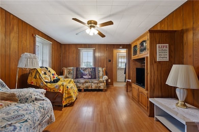 1212 Covert St, Aliquippa, PA 15001 - photo 2