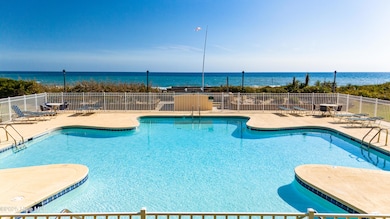Pool & Ocean View