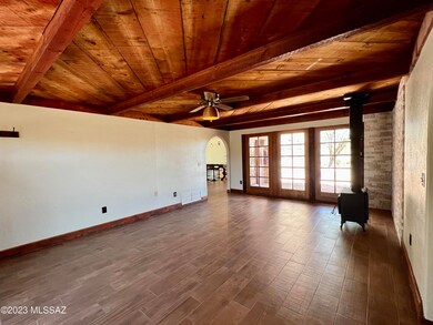 Entry/Sitting Room