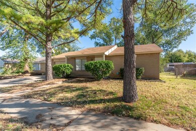 620 N Ramblin Oaks Dr, Moore, OK 73160 - photo 3