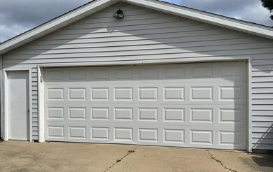 3912 Onawa Dr, Waterloo, IA 50701 - photo 3