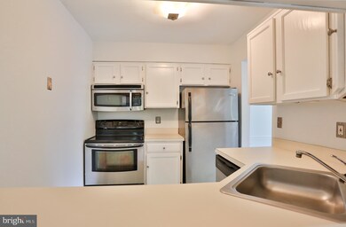 15078 Maple Glen Ct, Dumfries, VA 22025 - photo 6