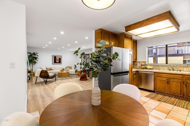 5354 Lindley Ave unit 202, Encino, CA 91316 - photo 3