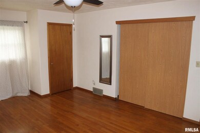 8 W 42nd Street Ct, Davenport, IA 52806 - photo 7