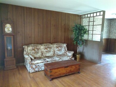 5933 Caenen St, Shawnee, KS 66216 - photo 2