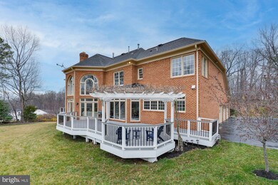 11133 Oakton Rd, Oakton, VA 22124 - photo 2