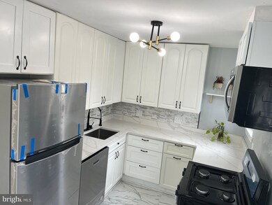 2907 Lawina Rd, Baltimore, MD 21216 - photo 4